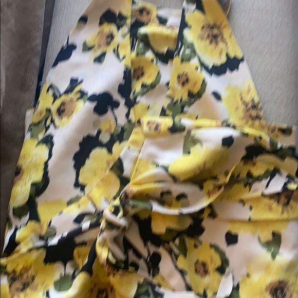 Short Set - Picture 4 of 4